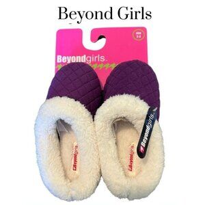 NWT Beyond Girls slip on fuzzy lined hard bottom slippers. Purple and off white.